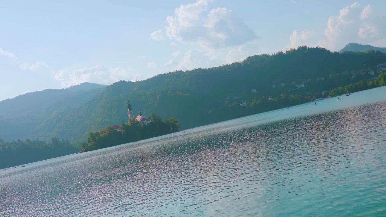 Piccola isola con chiesa sul lago di Bled