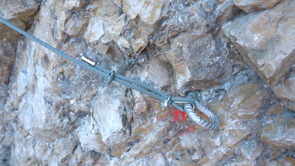 Anchor hook for steel rope in the rock